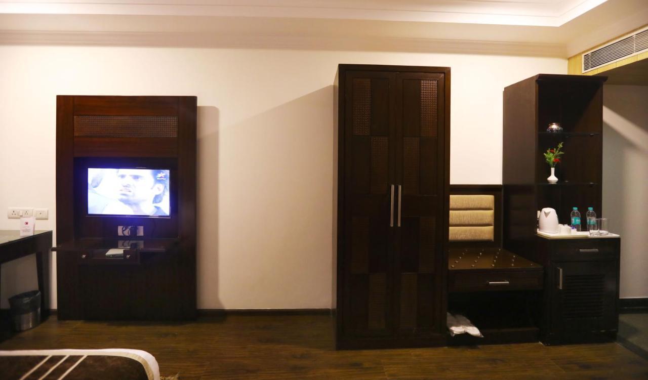 Hotel Pitrashish Pride Igi Intl Airport Delhi エクステリア 写真