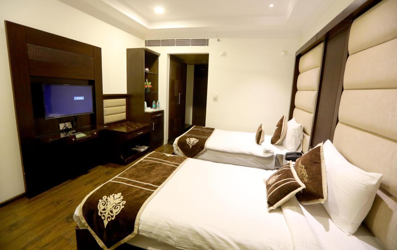 Hotel Pitrashish Pride Igi Intl Airport Delhi エクステリア 写真
