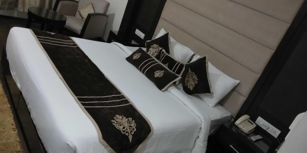 Hotel Pitrashish Pride Igi Intl Airport Delhi エクステリア 写真